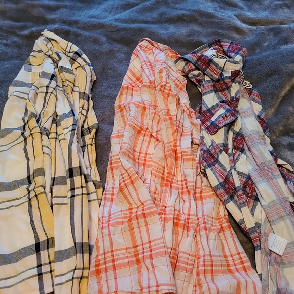 Plaid shirts - Picture 1 of 2